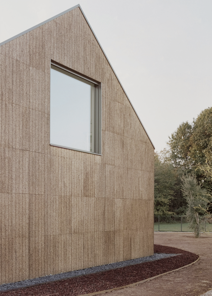 The House of Wood, Straw and Cork